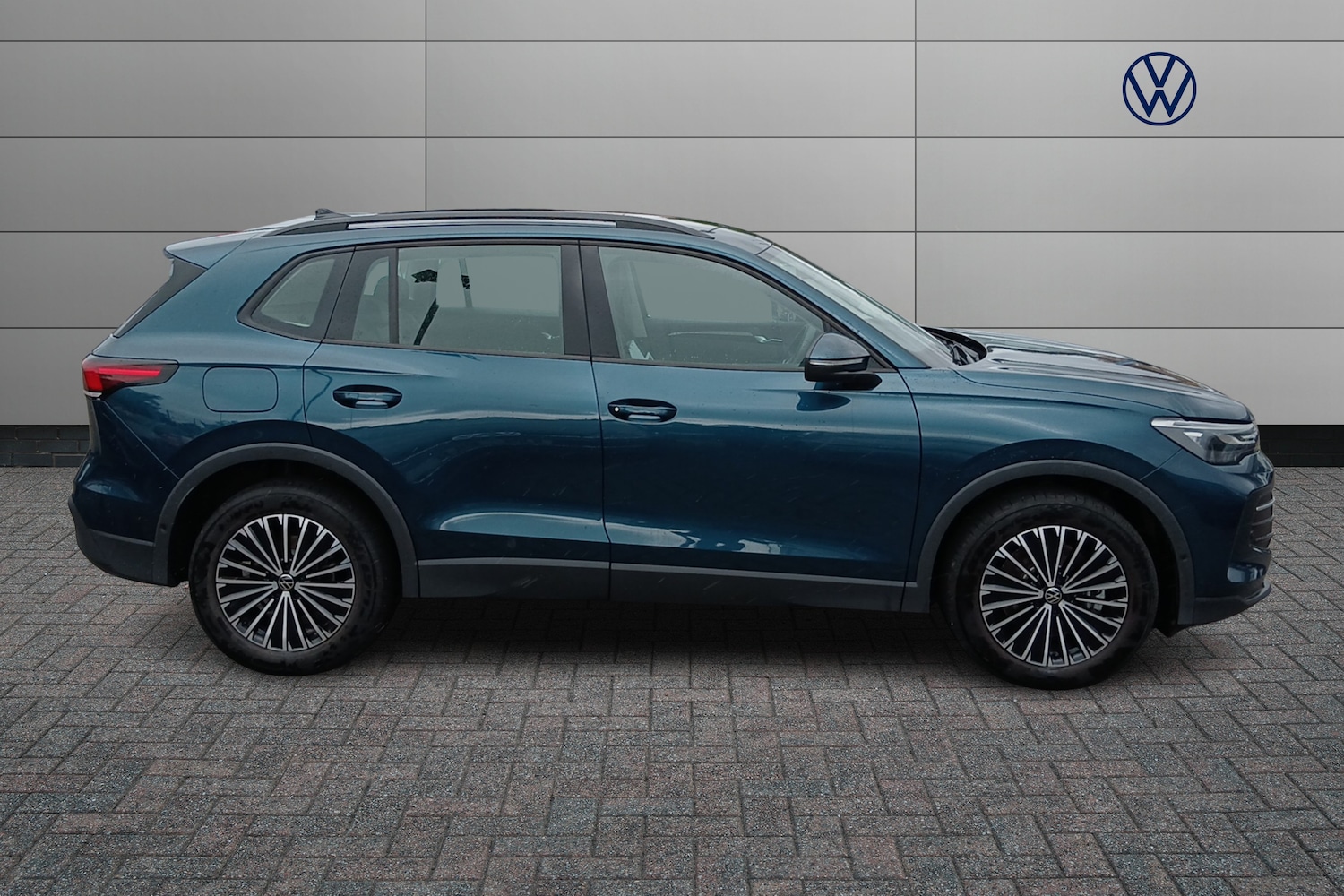 Used Volkswagen Tiguan 2024 for sale - 76677408: Photo 4