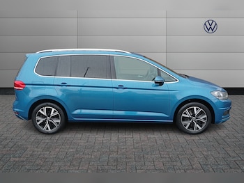 Used Volkswagen Touran 2022 for sale - 77698073: Photo