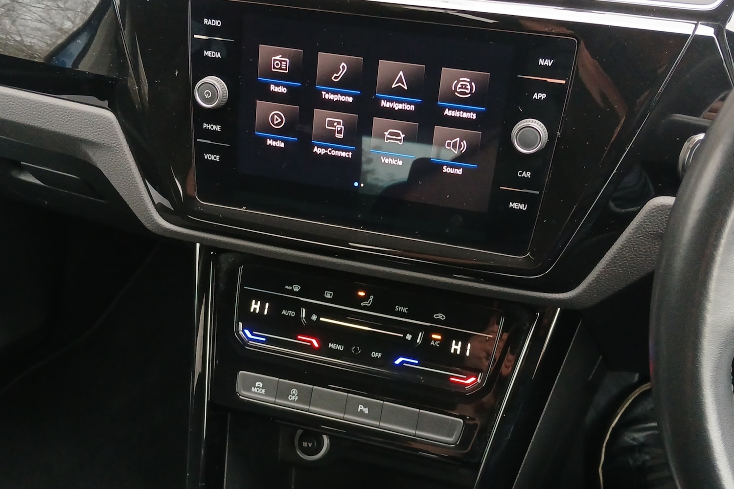 Used Volkswagen Touran 2022 for sale - 77698073: Photo 9