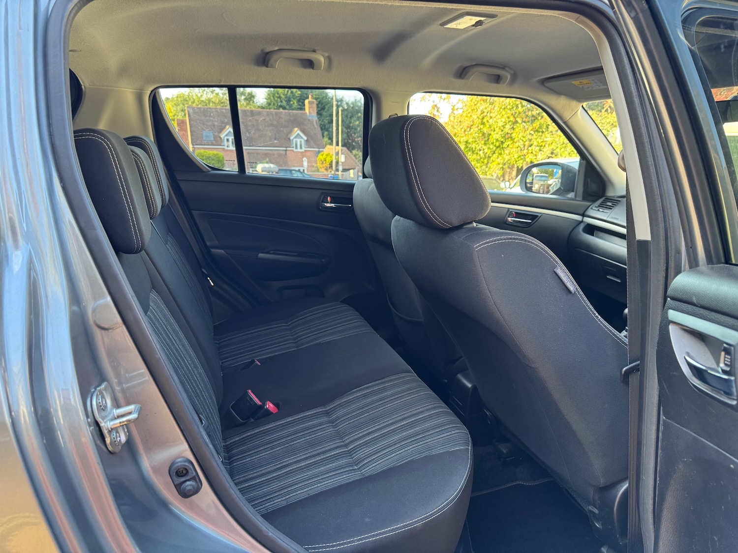 Used Suzuki Swift 2016 for sale - 76058321: Photo 11