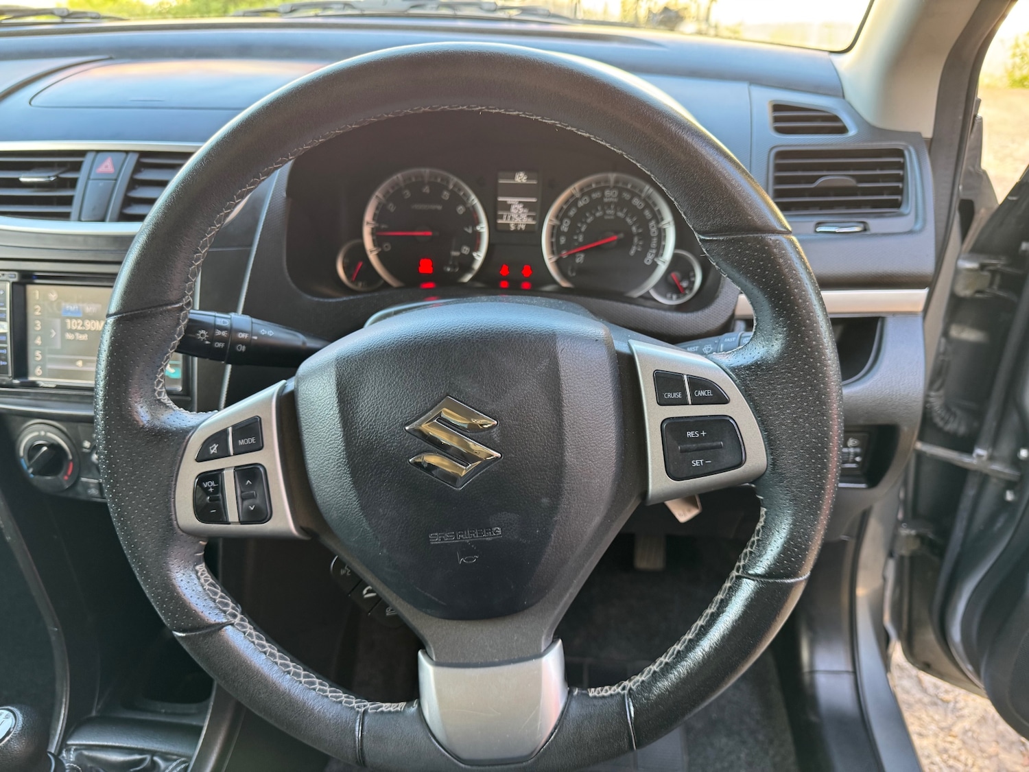 Used Suzuki Swift 2016 for sale - 76058321: Photo 8