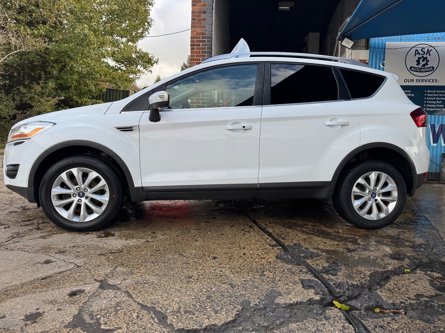Used Ford Kuga 2012 for sale - 76392513: Photo 3