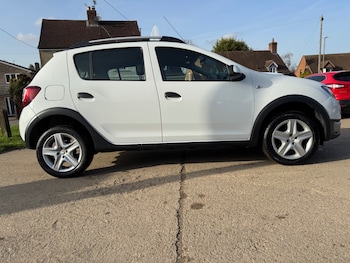 Used Dacia Sandero Stepway 2013 for sale - 77669341: Photo