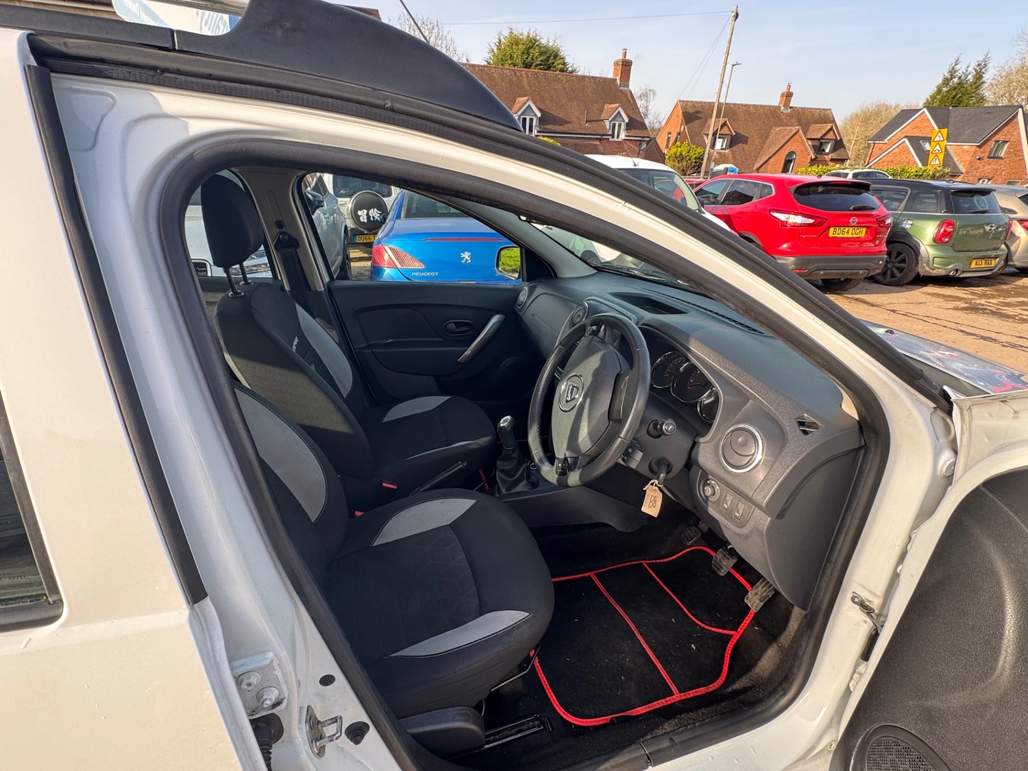 Used Dacia Sandero Stepway 2013 for sale - 77669341: Photo 8