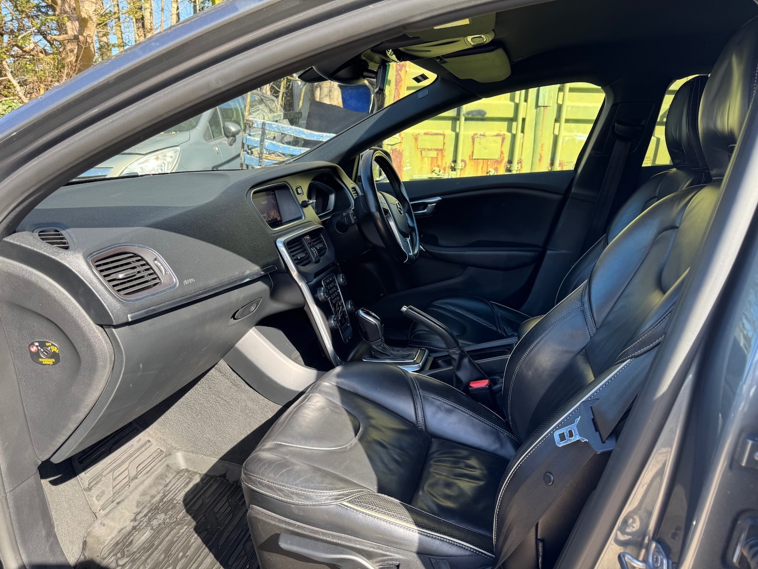 Used Volvo V40 2017 for sale - 77979664: Photo 10