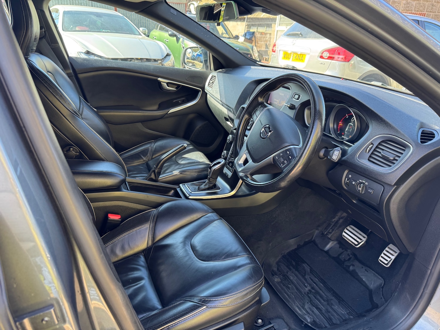 Used Volvo V40 2017 for sale - 77979664: Photo 9