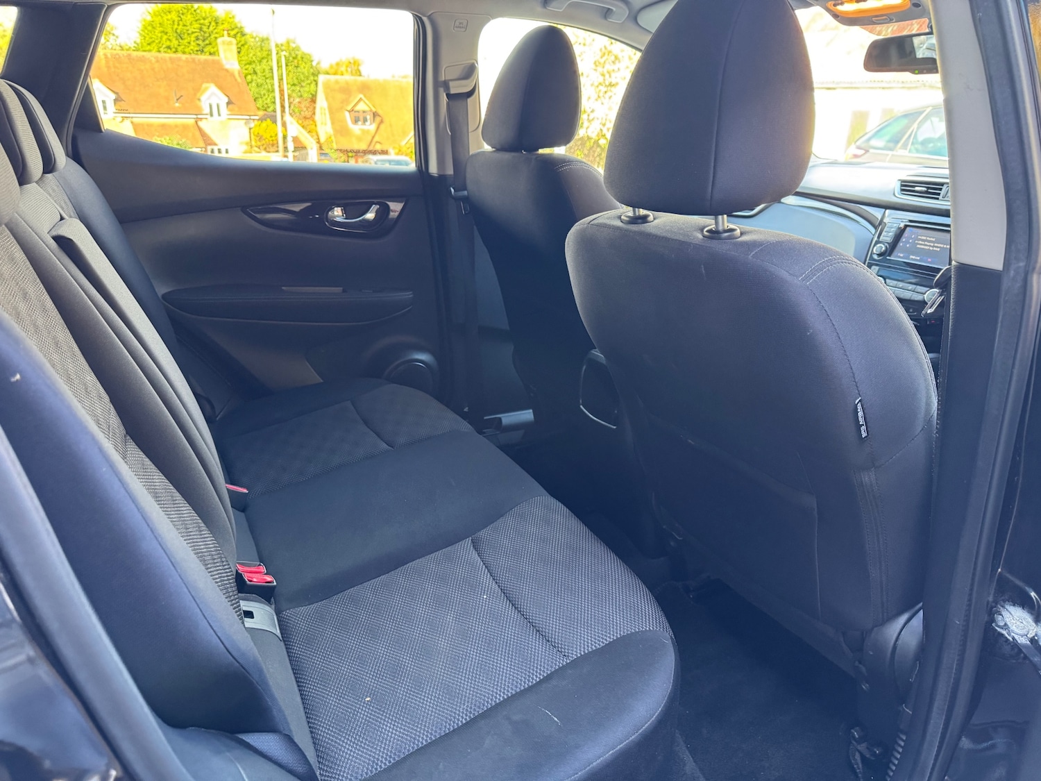 Used Nissan Qashqai 2017 for sale - 76392428: Photo 24