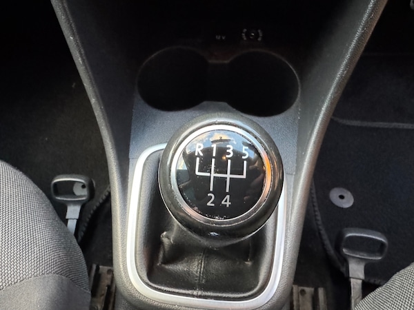 Used Volkswagen Polo 2012 for sale - 76120437: Photo 28