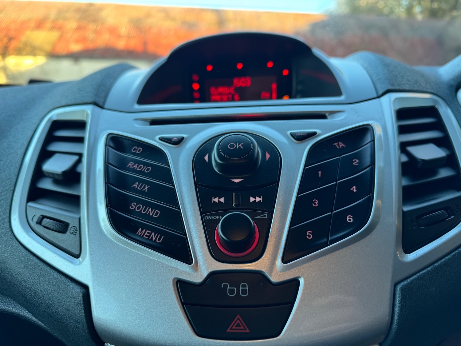 Used Ford Fiesta 2011 for sale - 76886074: Photo 11