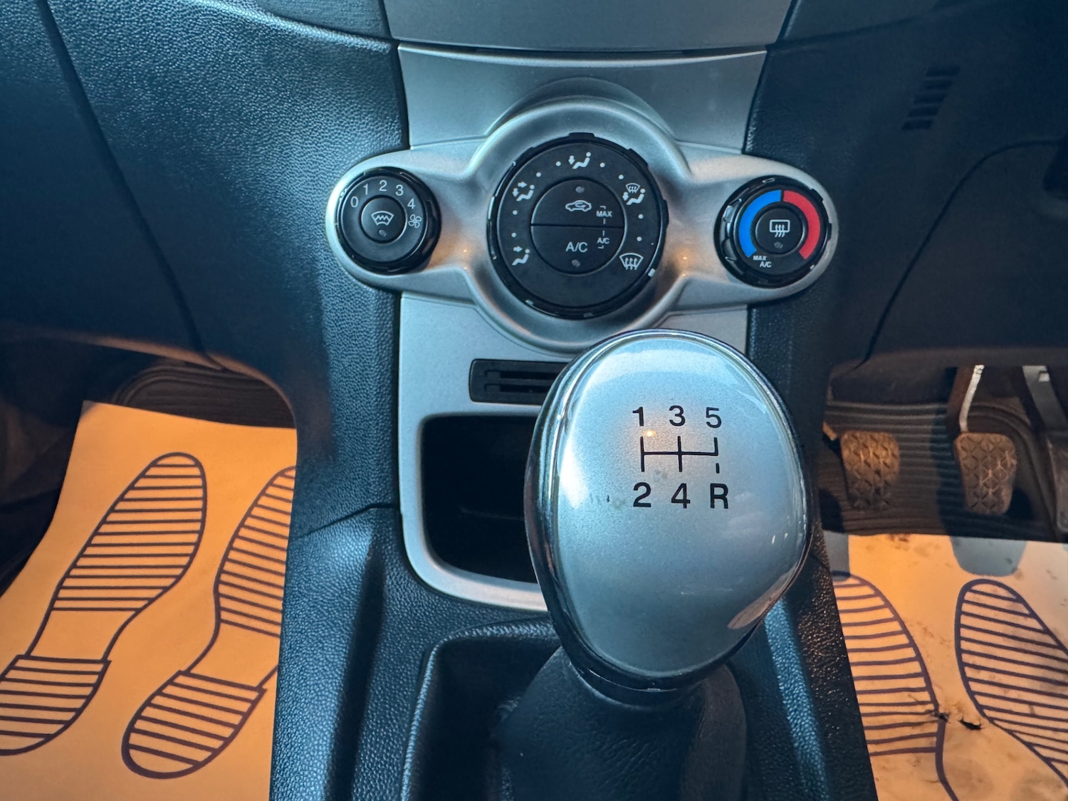 Used Ford Fiesta 2011 for sale - 76886074: Photo 12