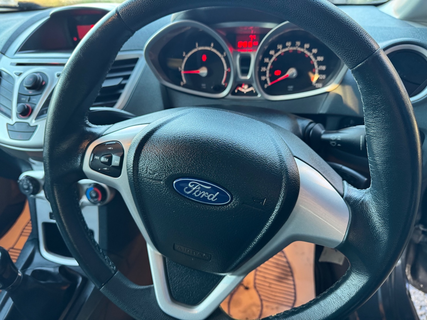 Used Ford Fiesta 2011 for sale - 76886074: Photo 9