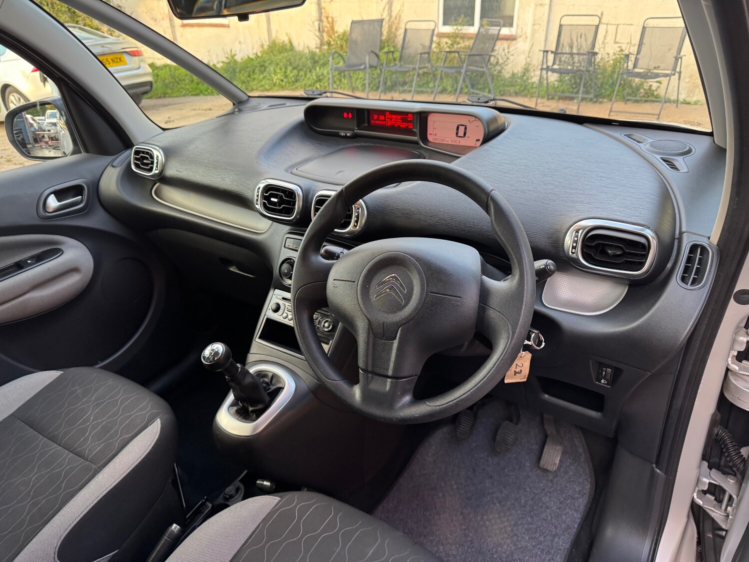 Used Citroen C3 Picasso 2013 for sale - 76083630: Photo 28