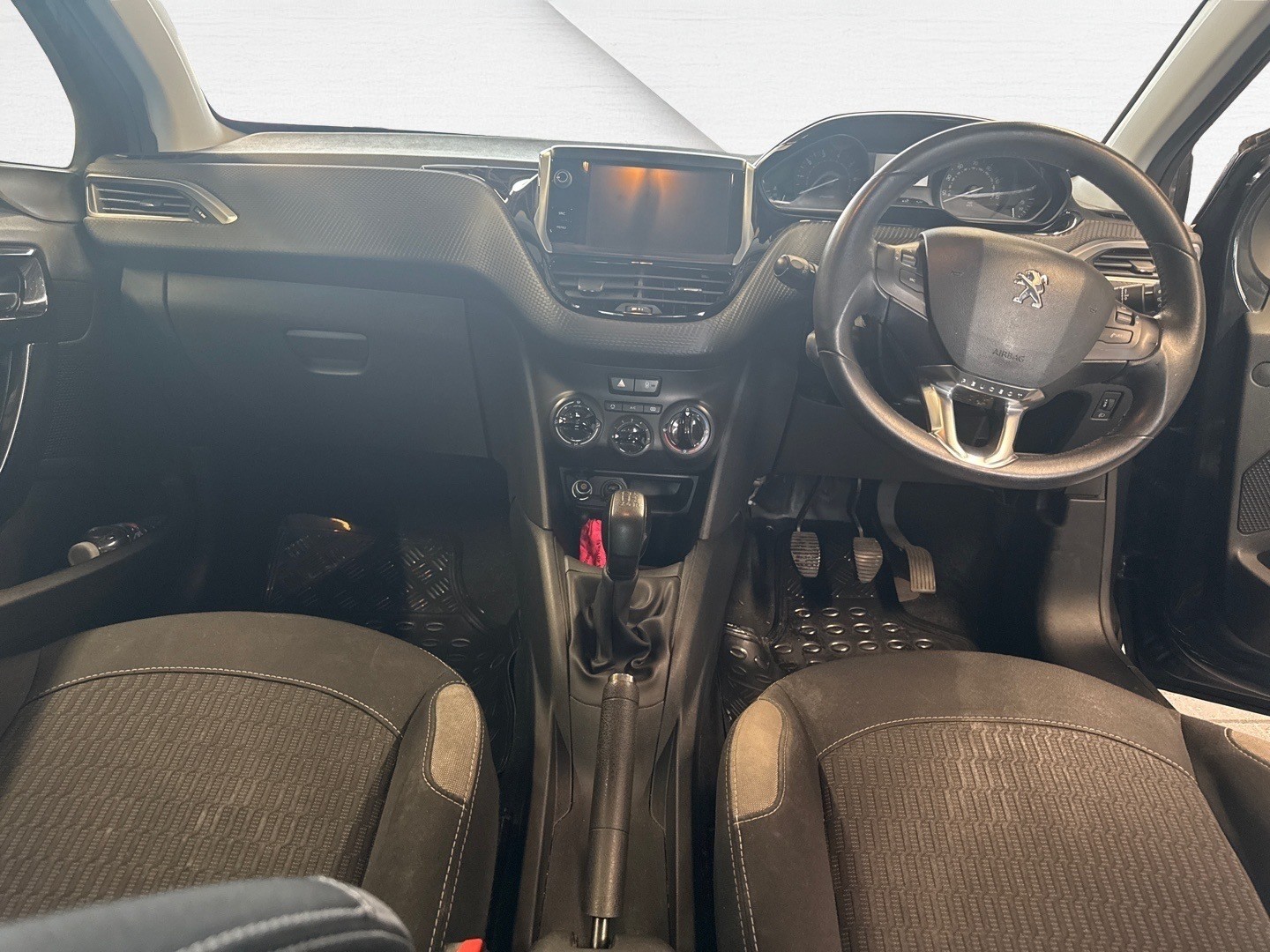 Used Peugeot 208 2016 for sale - 76712808: Photo 10