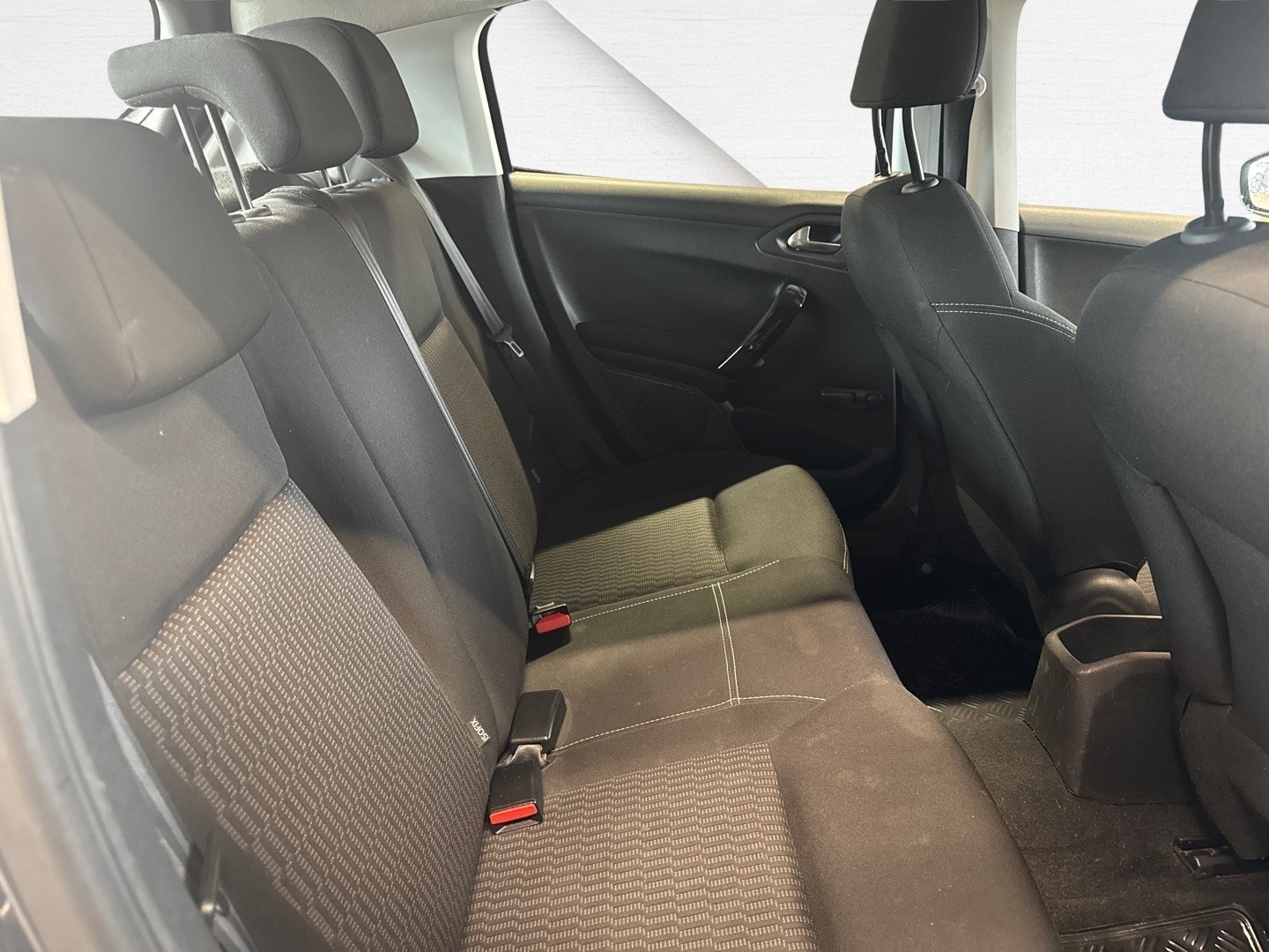 Used Peugeot 208 2016 for sale - 76712808: Photo 11