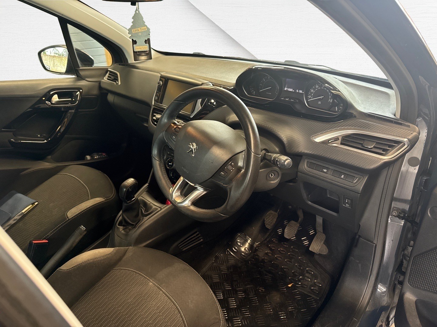 Used Peugeot 208 2016 for sale - 76979558: Photo 12