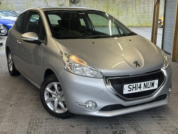 Used Peugeot 208 2014 for sale - 79689935: Photo