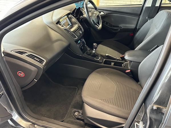 Used Ford Focus 2015 for sale - 75638290: Photo 47