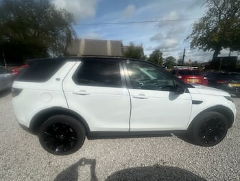 Used Land Rover Discovery Sport 2016 for sale - 79689916: Photo
