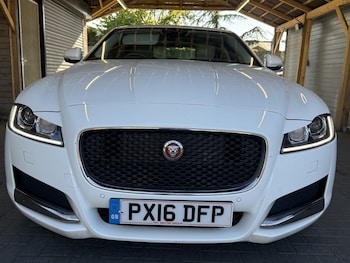 Used Jaguar XF 2016 for sale - 79439146: Photo