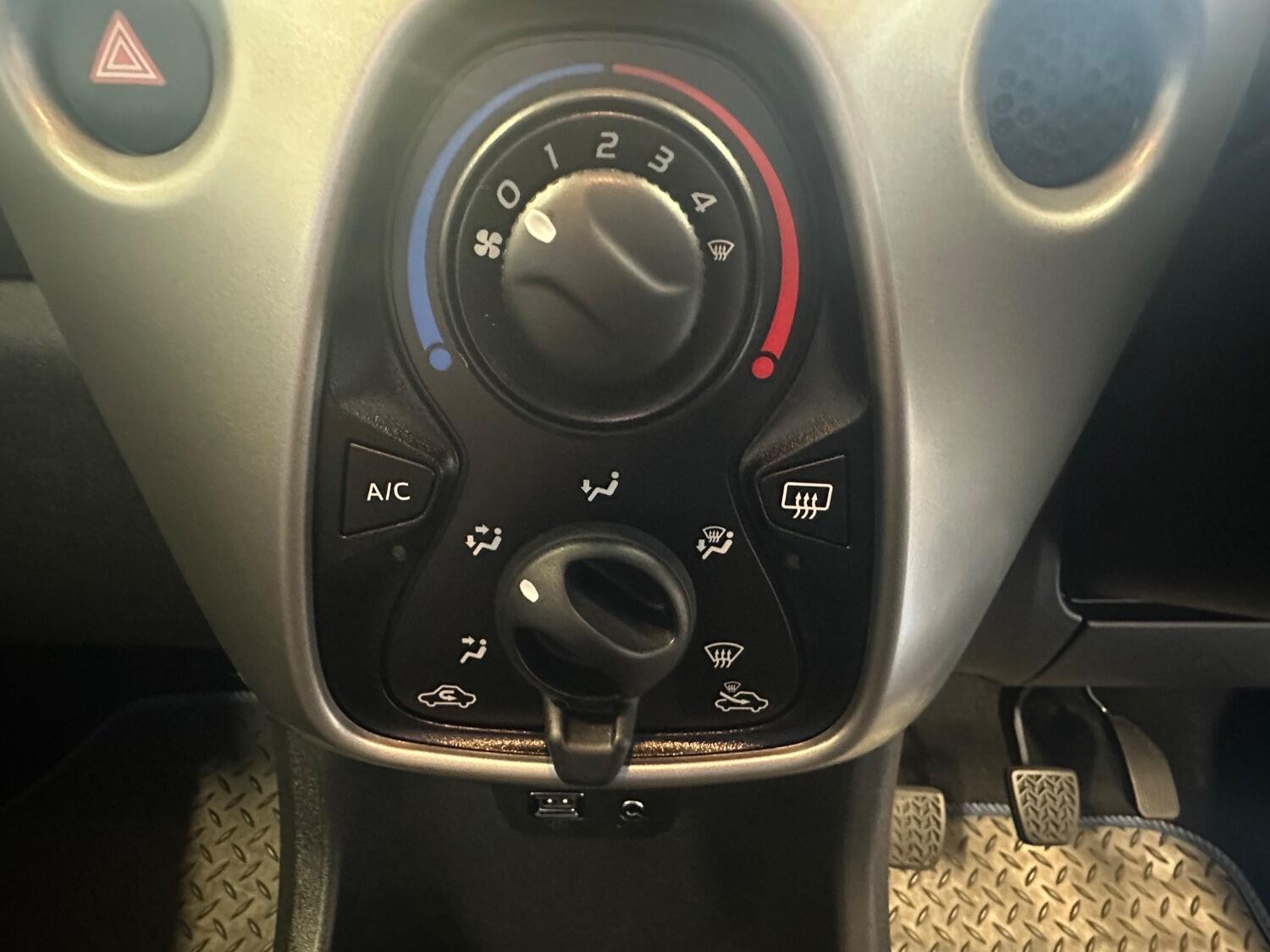 Used Peugeot 108 2016 for sale - 76128910: Photo 24