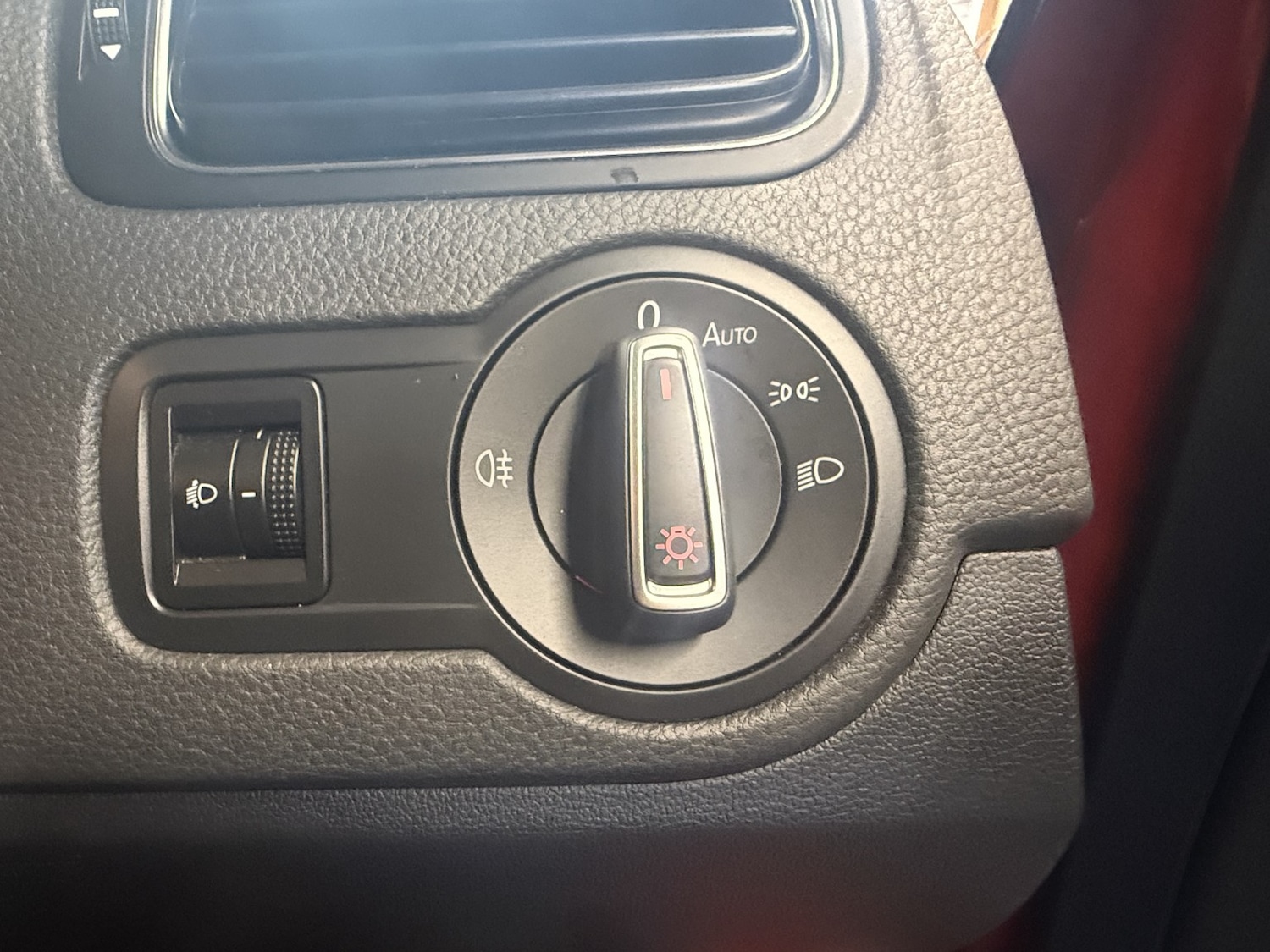 Used Volkswagen Polo 2015 for sale - 76618710: Photo 16