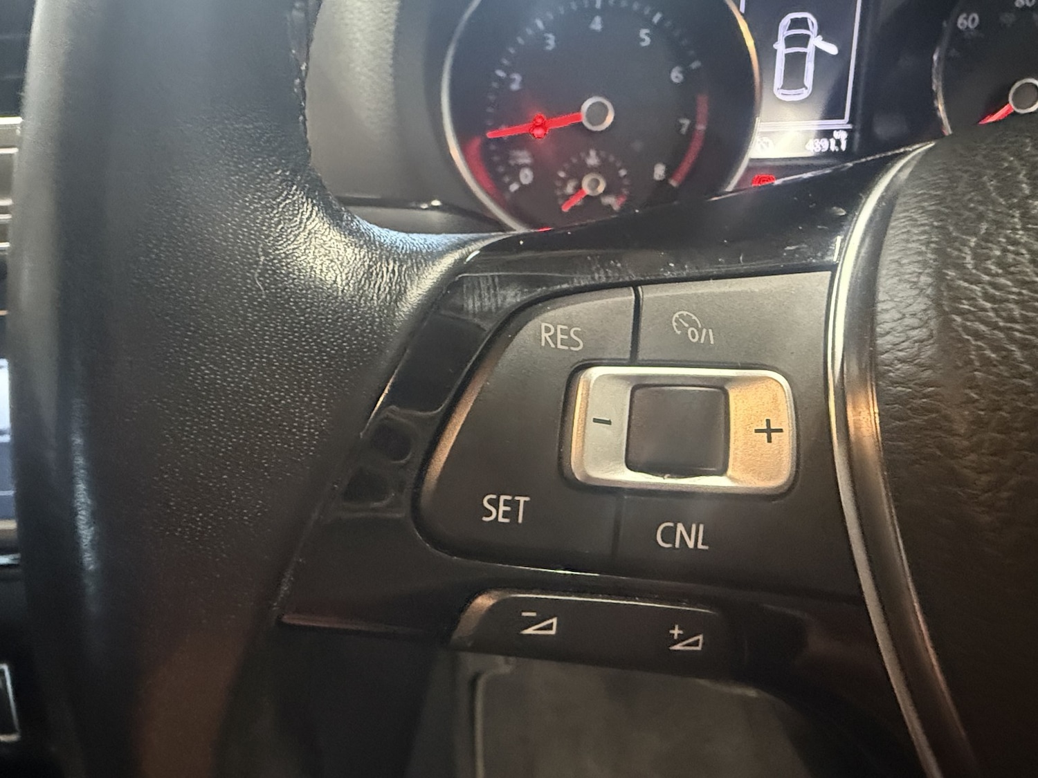 Used Volkswagen Polo 2015 for sale - 76618710: Photo 18