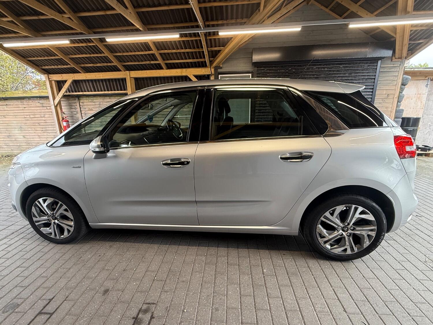 Used Citroen C4 Picasso 2015 for sale - 76712966: Photo 8