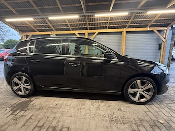 Used Peugeot 308 2016 for sale - 76693052: Photo