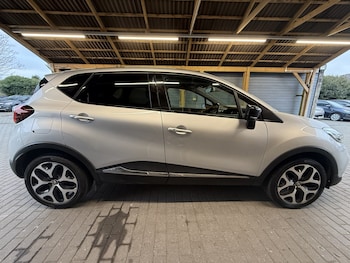 Used Renault Captur 2018 for sale - 77357403: Photo