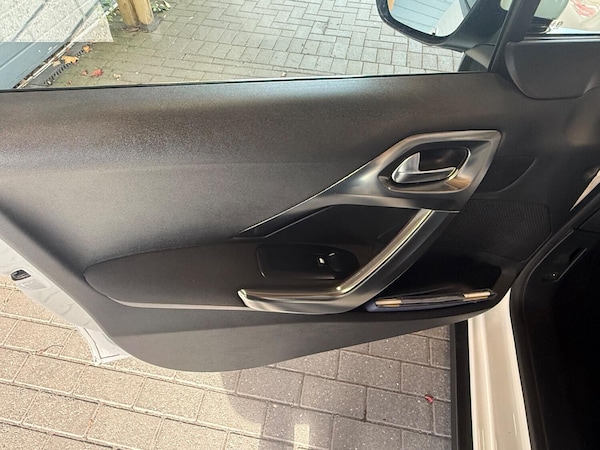 Used Peugeot 2008 2018 for sale - 76128922: Photo 15