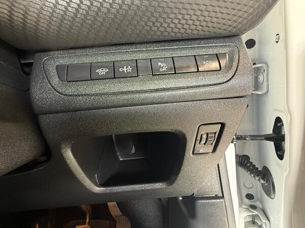 Used Peugeot 2008 2018 for sale - 76128922: Photo 21