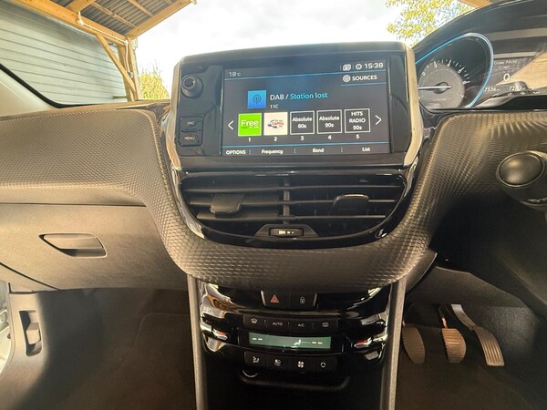 Used Peugeot 2008 2018 for sale - 76128922: Photo 25