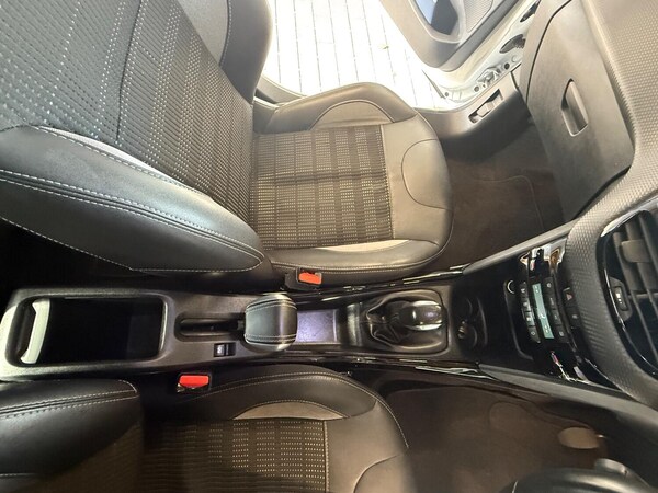 Used Peugeot 2008 2018 for sale - 76128922: Photo 29