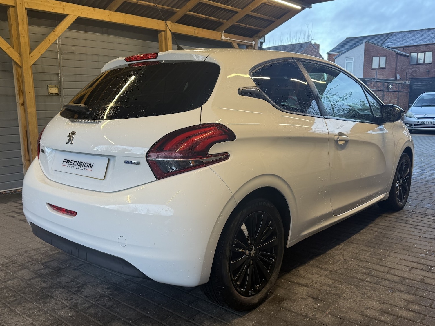 Used Peugeot 208 2017 for sale - 76693046: Photo 6