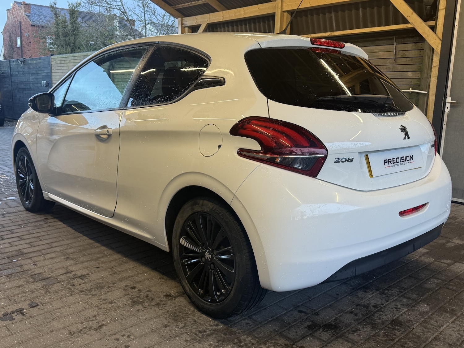 Used Peugeot 208 2017 for sale - 76693046: Photo 8