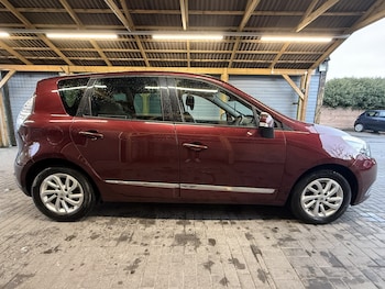 Used Renault Scenic 2015 for sale - 76935286: Photo