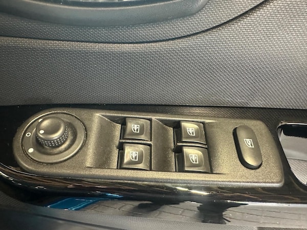 Used Renault Captur 2015 for sale - 76177071: Photo 18