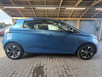 Used Renault Zoe 2019 for sale - 76784960: Photo