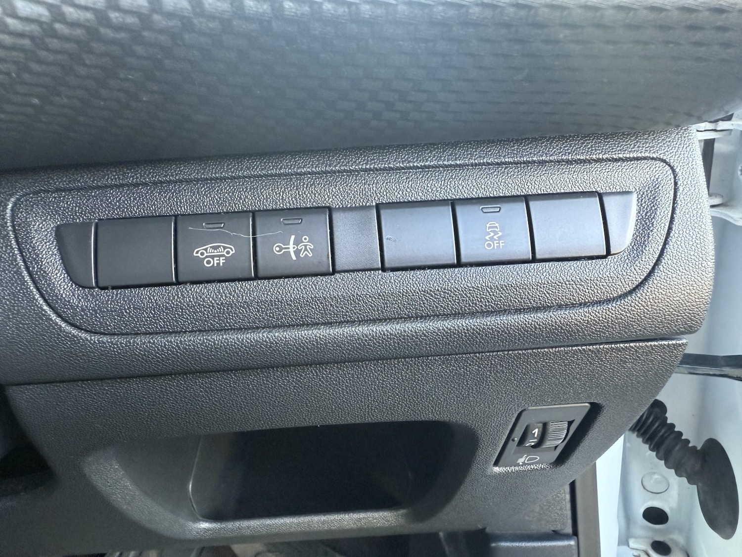 Used Peugeot 2008 2016 for sale - 76559938: Photo 28