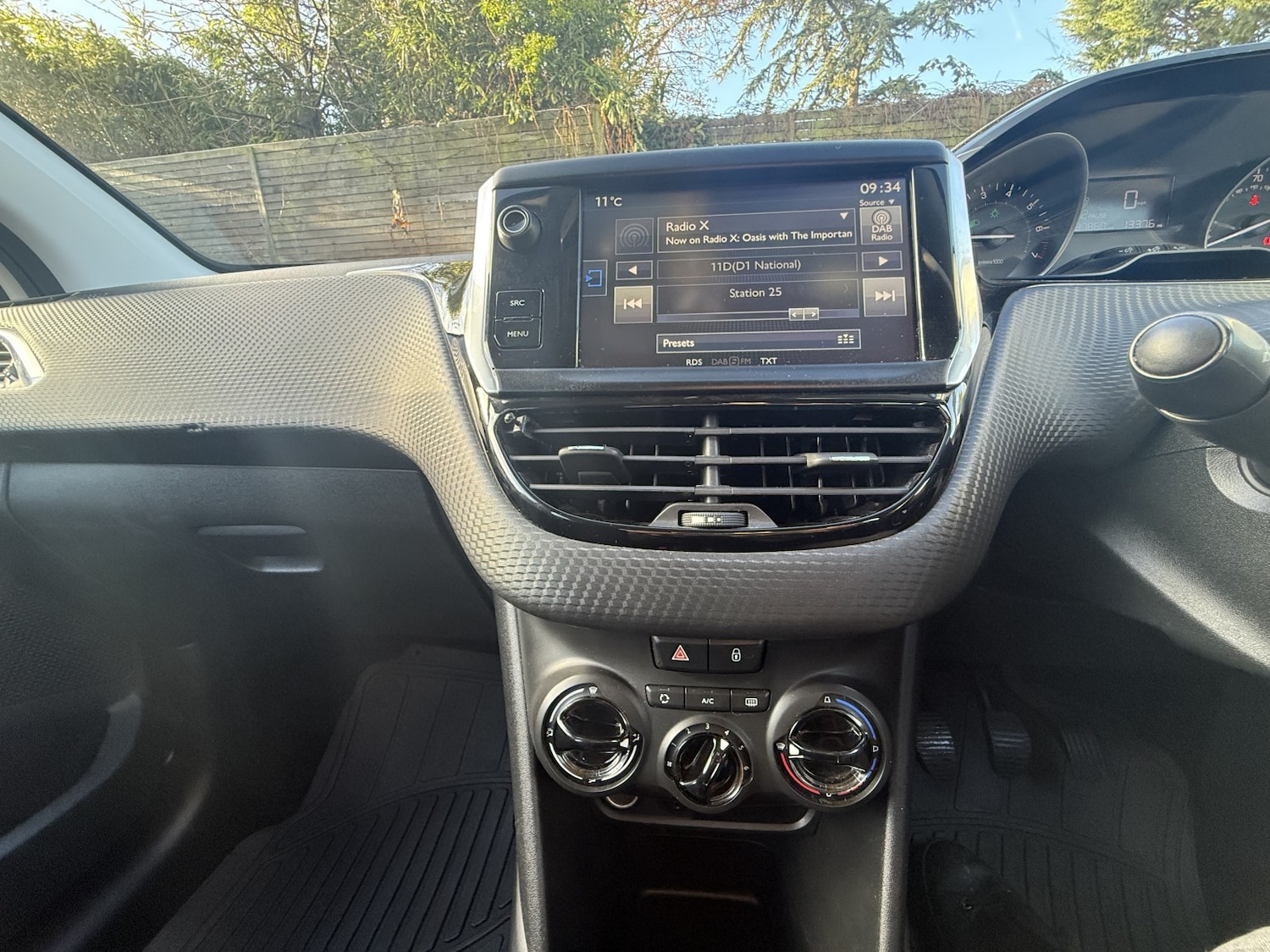 Used Peugeot 2008 2016 for sale - 76559938: Photo 35