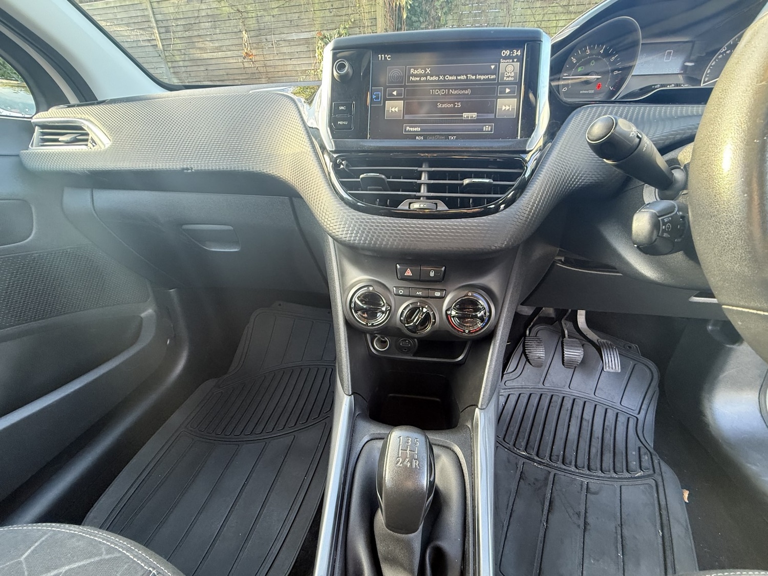 Used Peugeot 2008 2016 for sale - 76559938: Photo 36