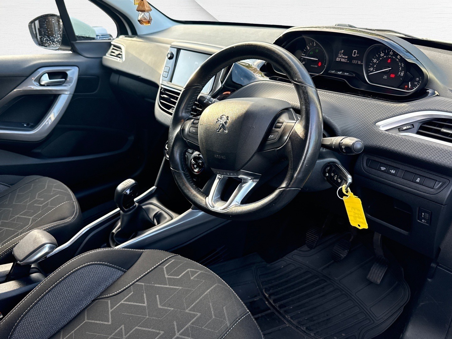 Used Peugeot 2008 2016 for sale - 76559938: Photo 9