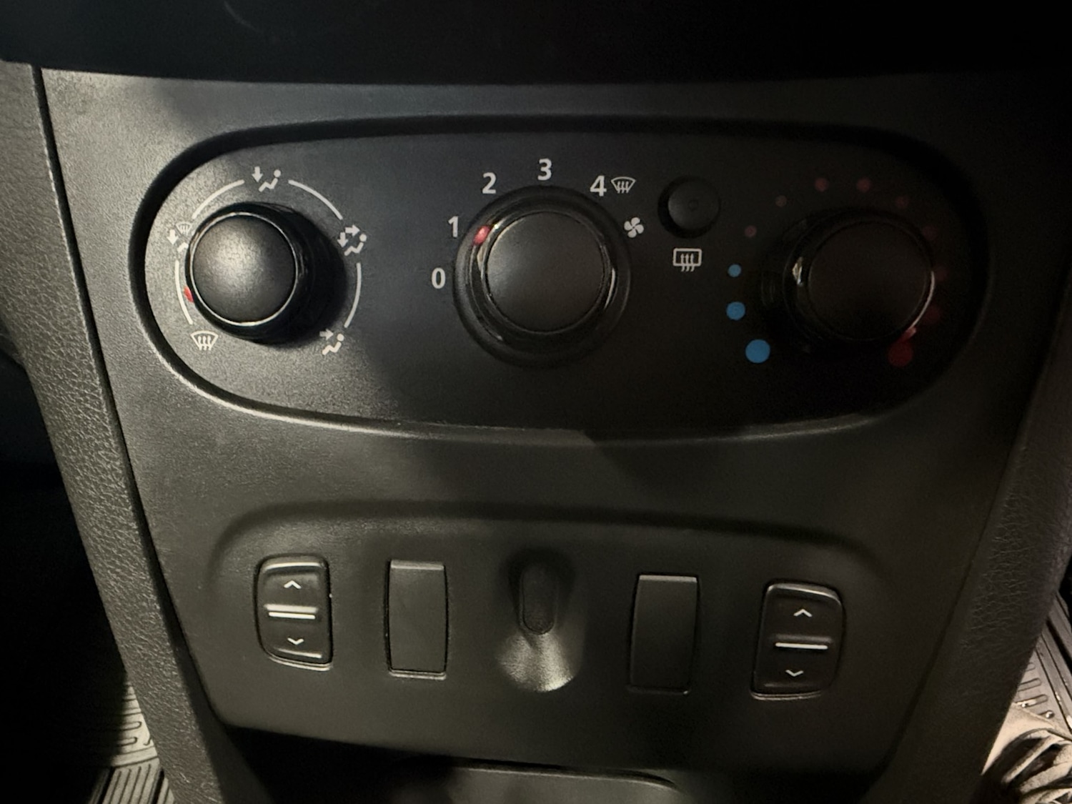 Used Dacia Sandero Stepway 2016 for sale - 77089785: Photo 27