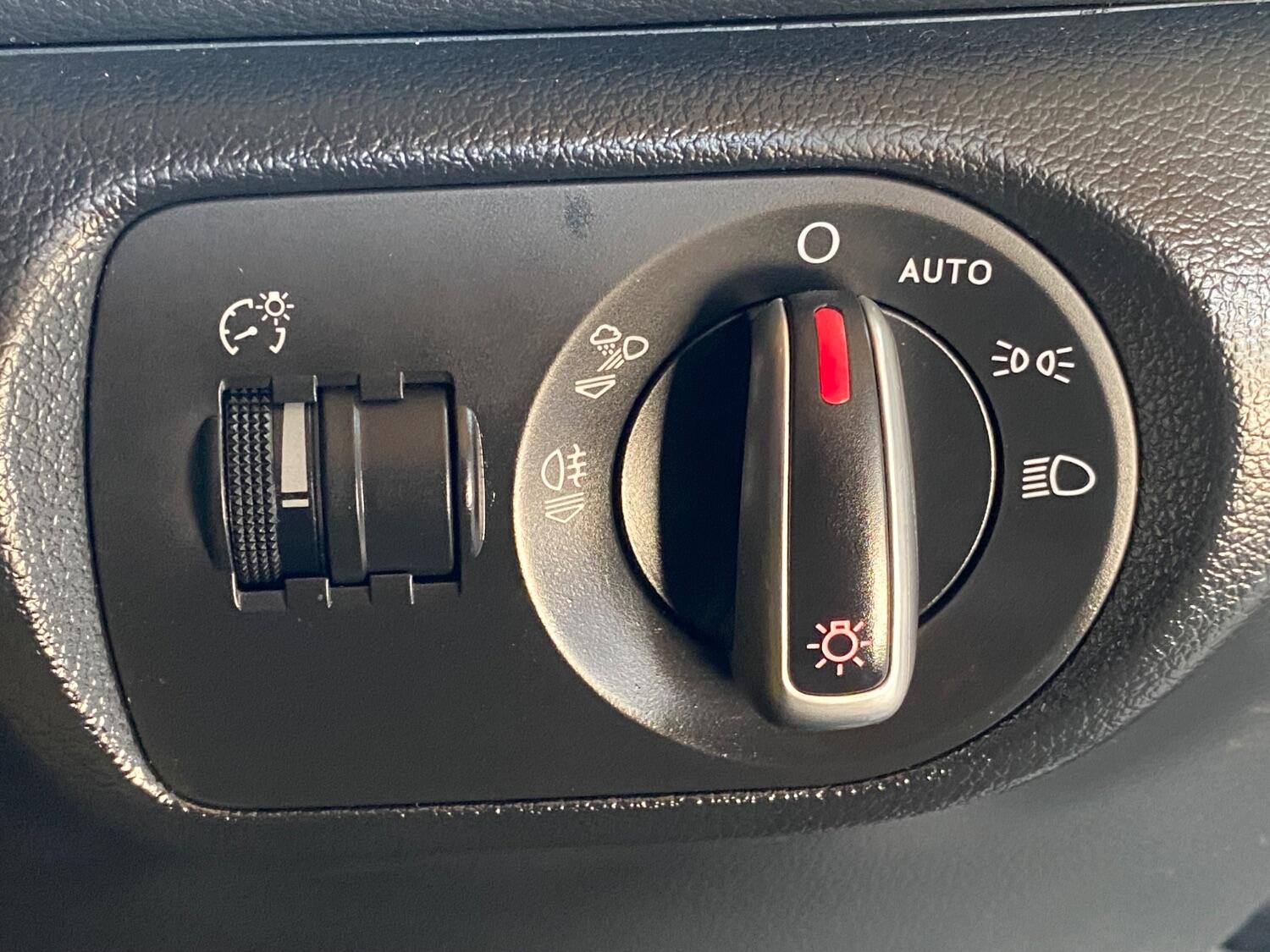 Used Audi Q3 2015 for sale - 76177082: Photo 33