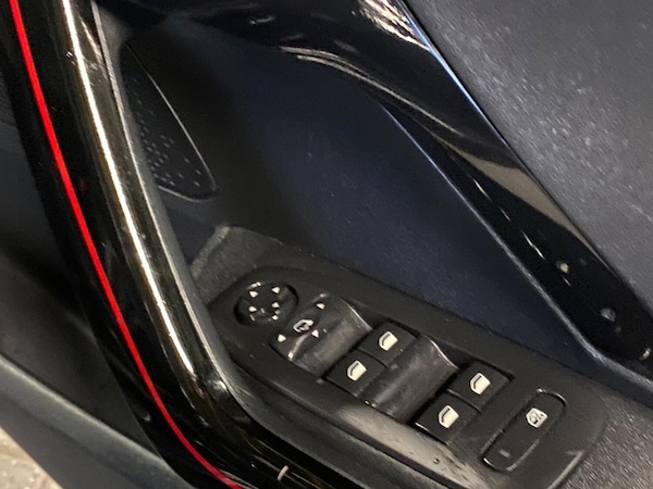 Used Peugeot 208 2015 for sale - 76305629: Photo 17