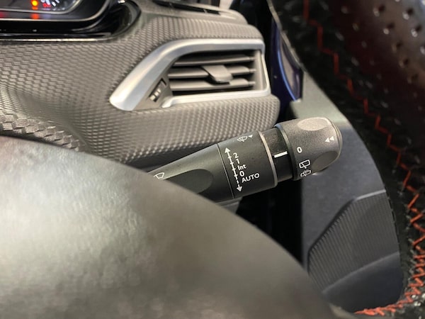 Used Peugeot 208 2015 for sale - 76305629: Photo 22
