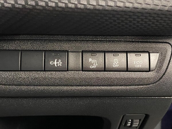 Used Peugeot 208 2015 for sale - 76305629: Photo 24
