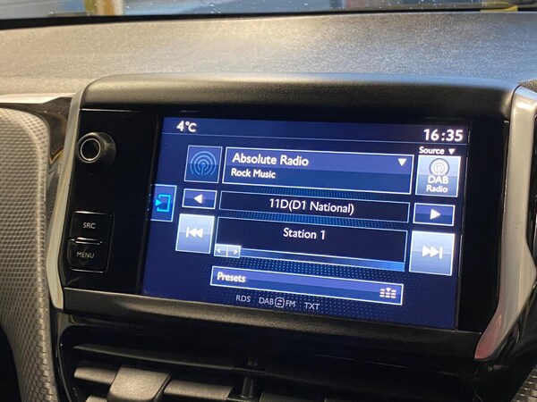 Used Peugeot 208 2015 for sale - 76305629: Photo 25