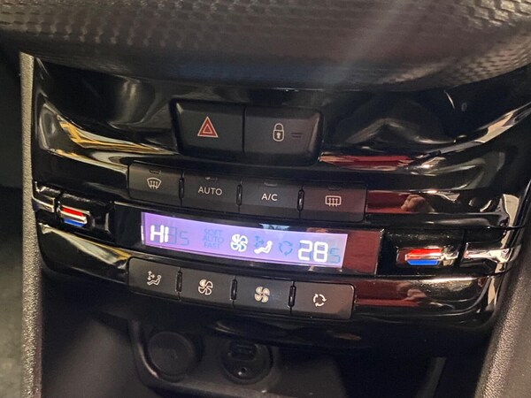 Used Peugeot 208 2015 for sale - 76305629: Photo 29