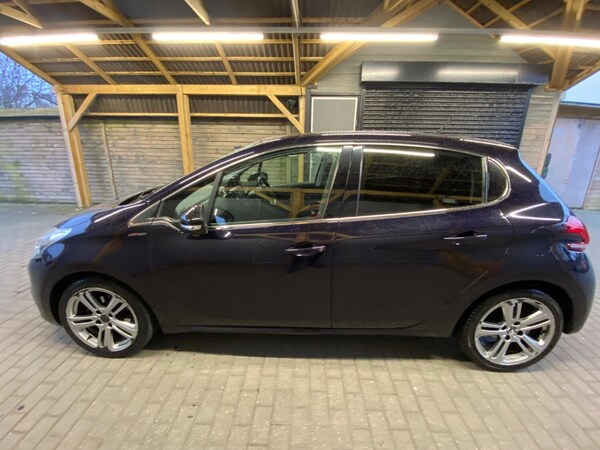 Used Peugeot 208 2015 for sale - 76305629: Photo 8